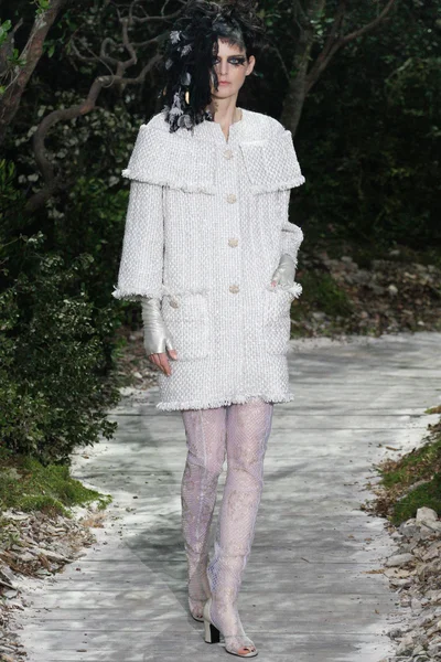 Look 1